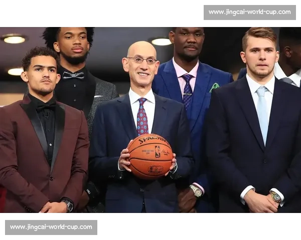 开拓者买断艾顿腾出空间！杨瀚森崛起，湖人签约状元中锋补强争冠短板