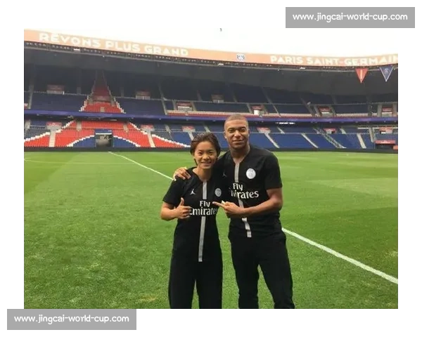 瓜迪奥拉爱女瓦伦蒂娜惊艳世俱杯 温情同框引球迷热议